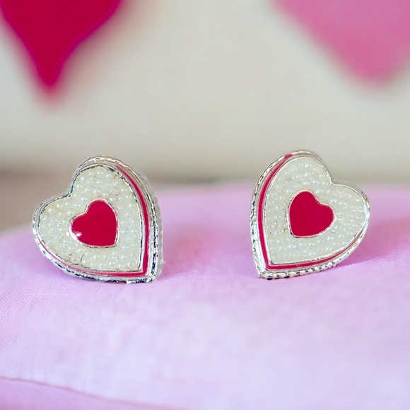 Napier Jewelry - 🎉HP🎉Napier Mini Heart Earrings